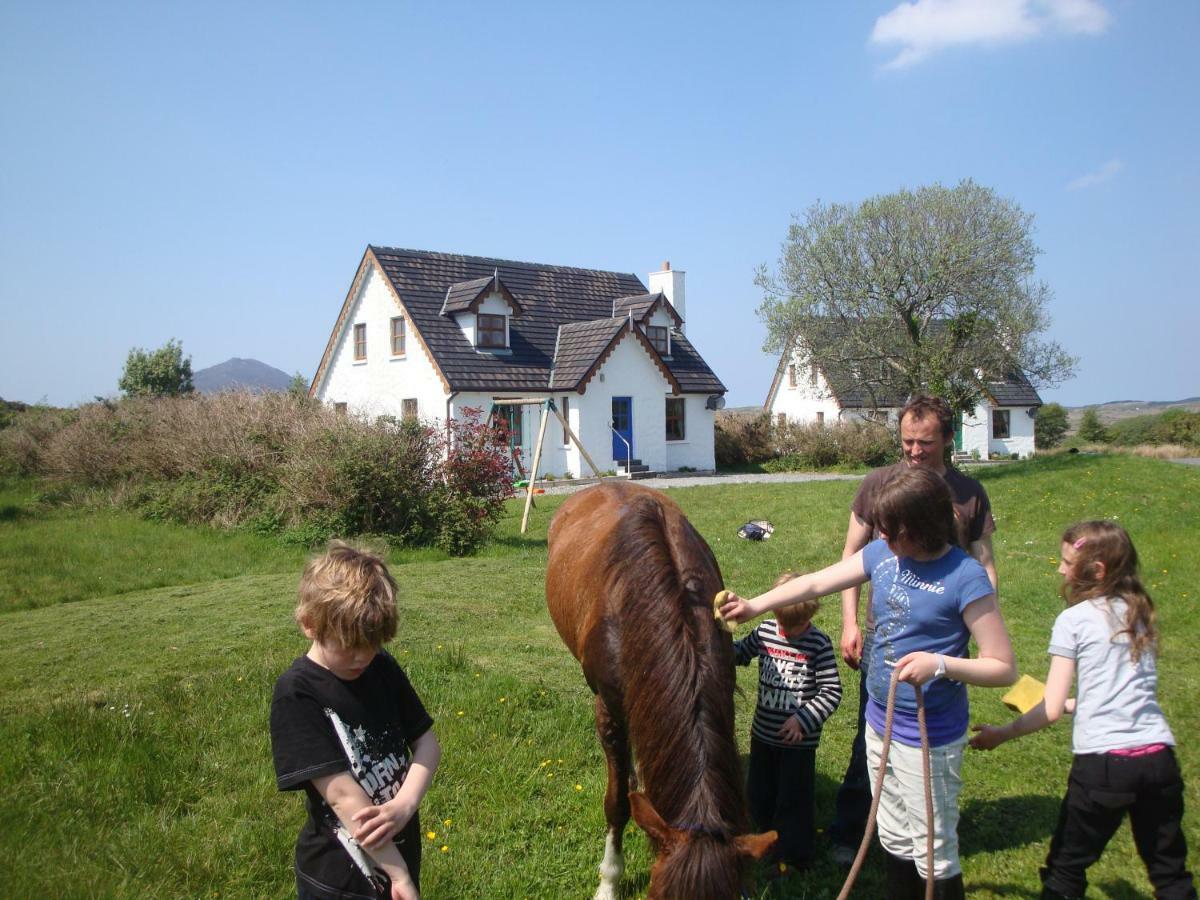 Letterfrack Mountain Farm Cottage On Farm In Village Centre Exteriér fotografie